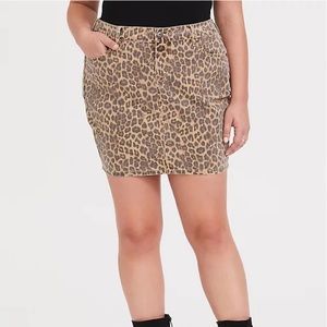 Torrid - Leopard Denim Mini Skirt, size 20, new with tags.